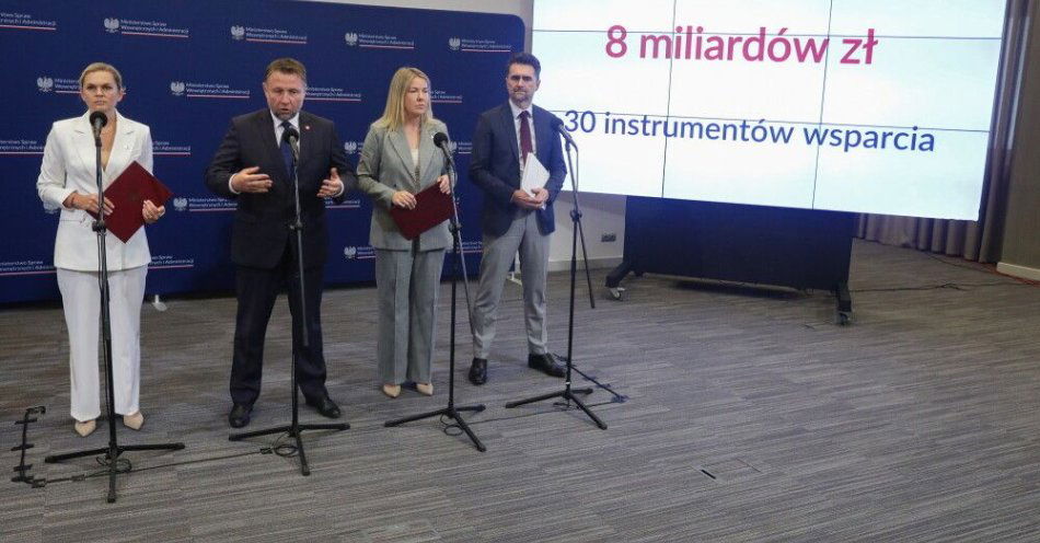 zdjęcie: Nigdy wcześniej pomoc nie była tak wielka / fot. PAP