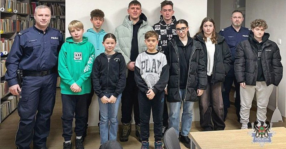 zdjęcie: Przed nami 32. Finał Wielkiej Orkiestry Świątecznej Pomocy. Policjanci już rozmawiają z wolontariuszami / fot. KMP w Wałbrzychu