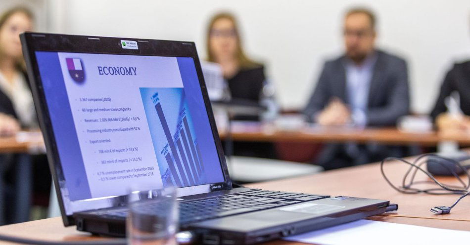 zdjęcie: Dołącz do liderów innowacji na Smart City Expo 2025 / Fot. Szymon Zdziebło/tarantoga.pl dla UMWKP