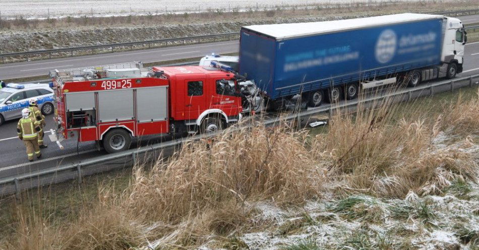 zdjęcie: Mieszkańcy regionu ofiarami wypadku na trasie S8; wśród nich działacz PSL / fot. PAP