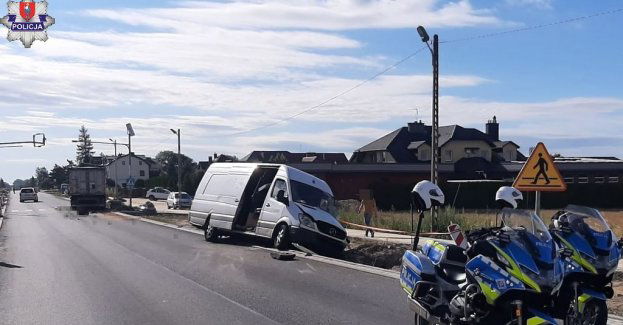 Zderzenie busa z ciężarówką na DK-17