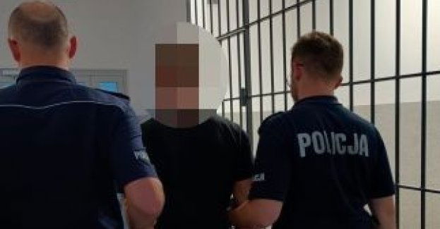 Policjanci zatrzymali kuriera za przekroczenie prędkości - okazał się osobą poszukiwaną