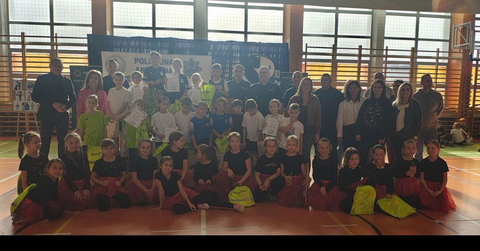 zdjęcie: Szkoła Podstawowa nr 10 zwycięzcą Policyjnej Akademii Bezpieczeństwa / fot. KPP w Sieradzu