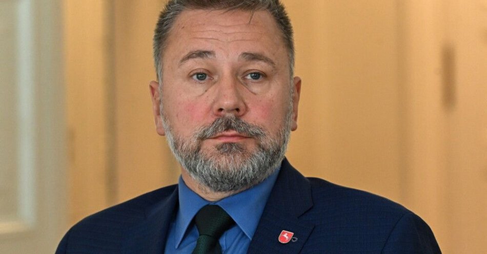zdjęcie: Prezydent Konina miał wypadek; jego auto zderzyło się z motorowerem / fot. PAP