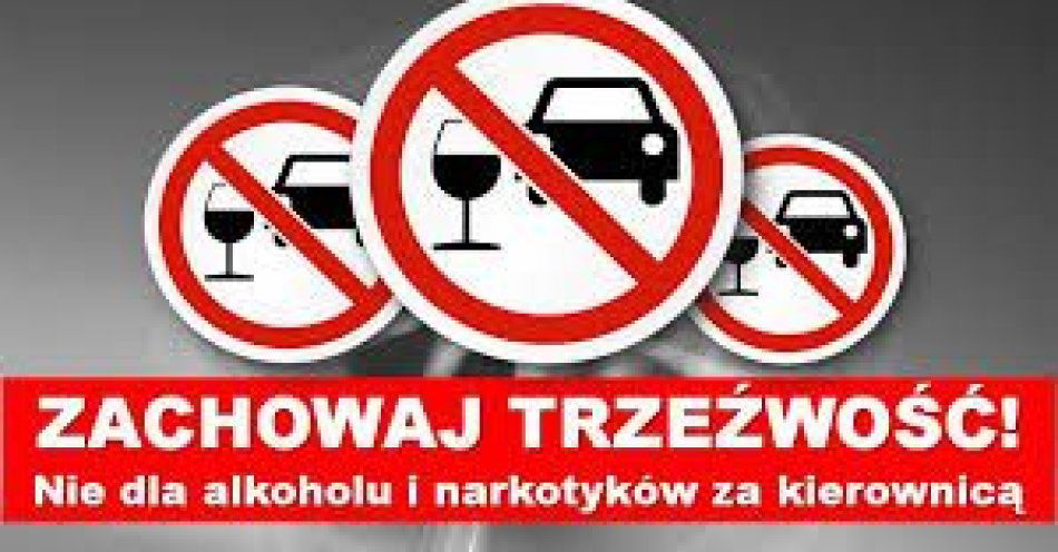 zdjęcie: Zderzenie ciężarówki z ciągnikiem rolniczym-jeden z kierowców pijany, drugi bez uprawnień / fot. KMP w Ostrołęce