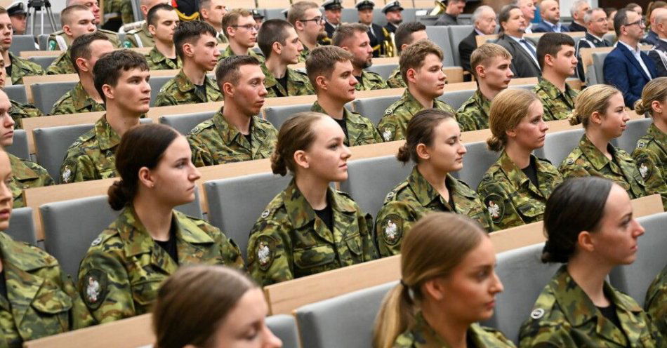 zdjęcie: Wyższa Szkoła SG w Koszalinie zainaugurowała rok akademicki; naukę rozpoczęło 44 studentów / Koszalin, 06.10.2025. Inauguracja roku Wyższej Szkoły Straży Granicznej, 6 bm. w Koszalinie. (aldg) PAP/Piotr Kowala