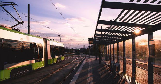 Prezydent Andrzej Duda podpisał nowelizację ustawy o publicznym transporcie zbiorowym. Kierowcy i motorniczowie zyskali ochronę prawną!