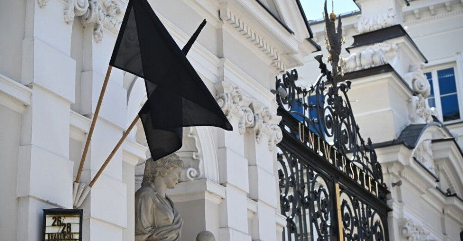 zdjęcie: W obliczu tragedii uczelnie w całej Polsce solidaryzują się z UW / fot. PAP