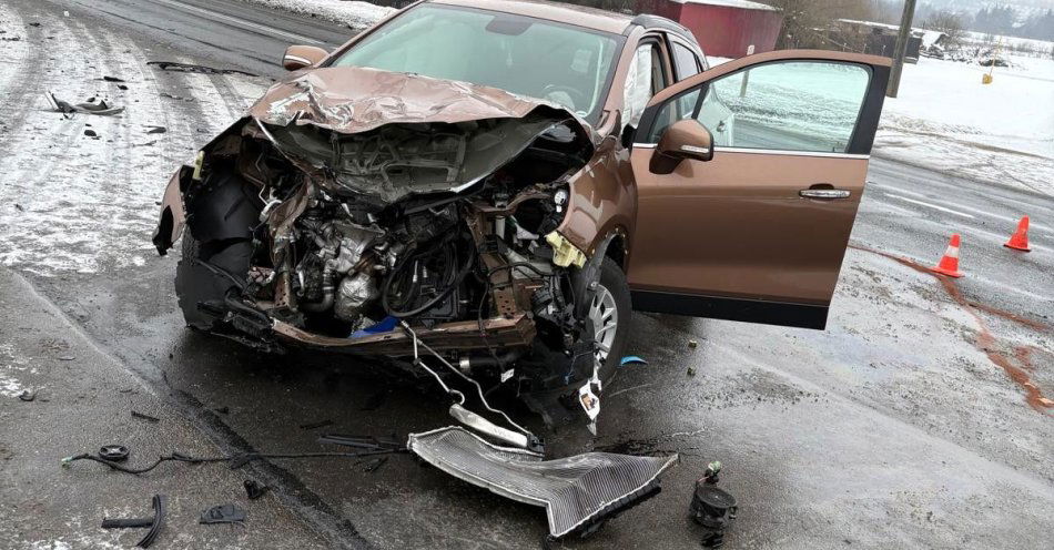 zdjęcie: Groźna kolizja w Jaśle na 17 Stycznia blokowała DK73 / fot. KPP w Jaśle