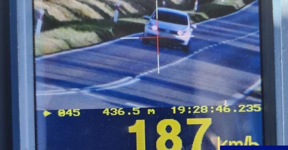 zdjęcie: 2500 zł mandatu i 15 punktów karnych za jazdę z prędkością 187 km/h / fot. KPP w Nidzicy