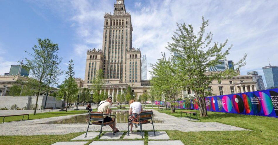 zdjęcie: 70 lat temu otwarto Pałac Kultury i Nauki. Architekci tłumaczą źródła jego wyglądu / fot. PAP