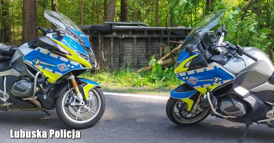 zdjęcie: Blisko 1400 kilogramów nielegalnego tytoniu zabezpieczone przez policjantów / fot. KPP Świebodzin