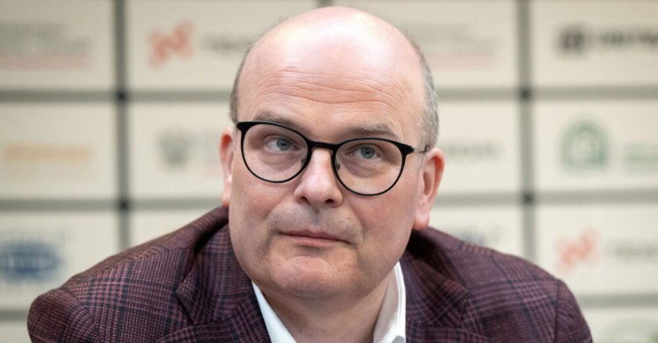 zdjęcie: Prezydentowi Grudziądza Maciejowi Glamowskiemu policja zatrzymała prawo jazdy / fot. PAP