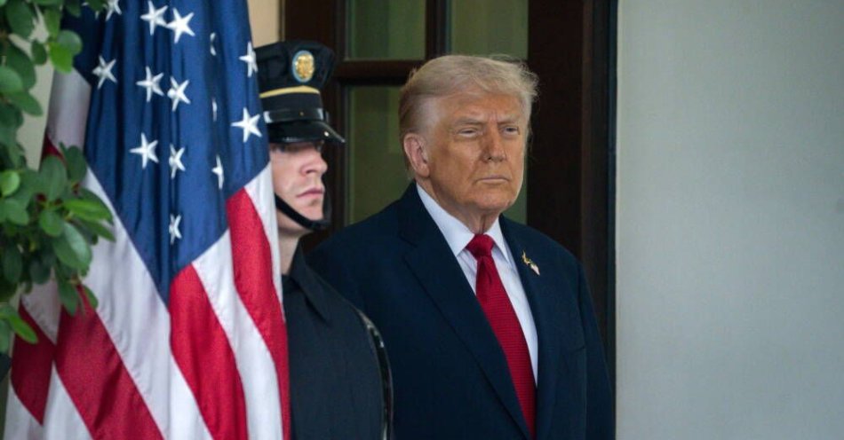 zdjęcie: Amerykanie przekażą Ukrainie dane wywiadowcze do ataków w głębi Rosji / epa12405064 Prezydent Stanów Zjednoczonych Donald Trump (R) czeka na powitanie tureckiego prezydenta Recepa Tayyipa Erdogana (nie widoczny na zdjęciu) w Białym Domu, w Waszyngtonie, DC, USA, 25 września 2025 r. EPA/WILL OLIVER
Dostawca: PAP/EPA.