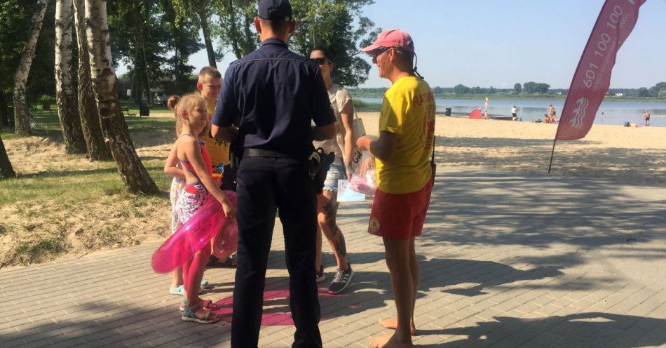 zdjęcie: Spędzasz czas nad wodą?  Pamiętaj o kilku ważnych zasadach! / fot. KPP Mogilno
