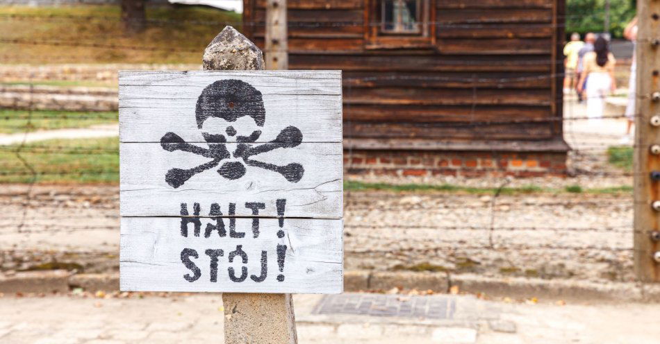 zdjęcie: Rada Oświęcimska jest przeciw inwestycjom w strefie ochronnej Muzeum Auschwitz / v30596863