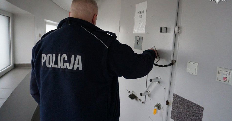 zdjęcie: Poszukiwany wpadł za kradzieże tablic rejestracyjnych / fot. KMP w Rybniku