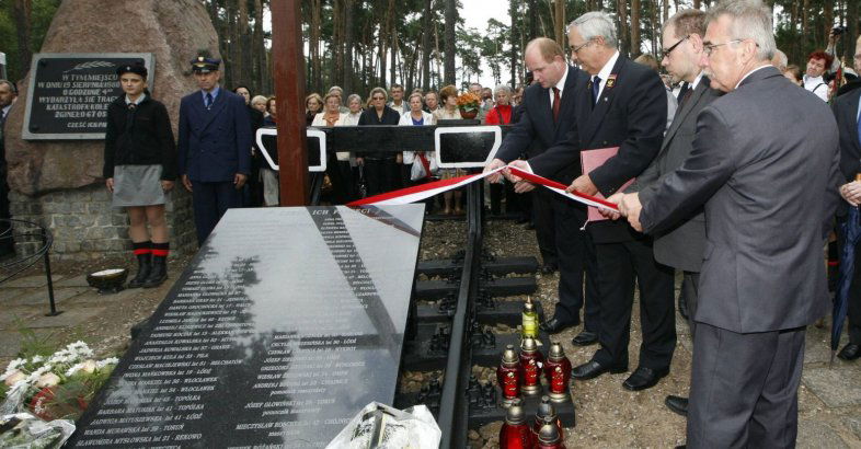 zdjęcie: Pamięci ofiar katastrofy pod Otłoczynem / fot. nadesłane