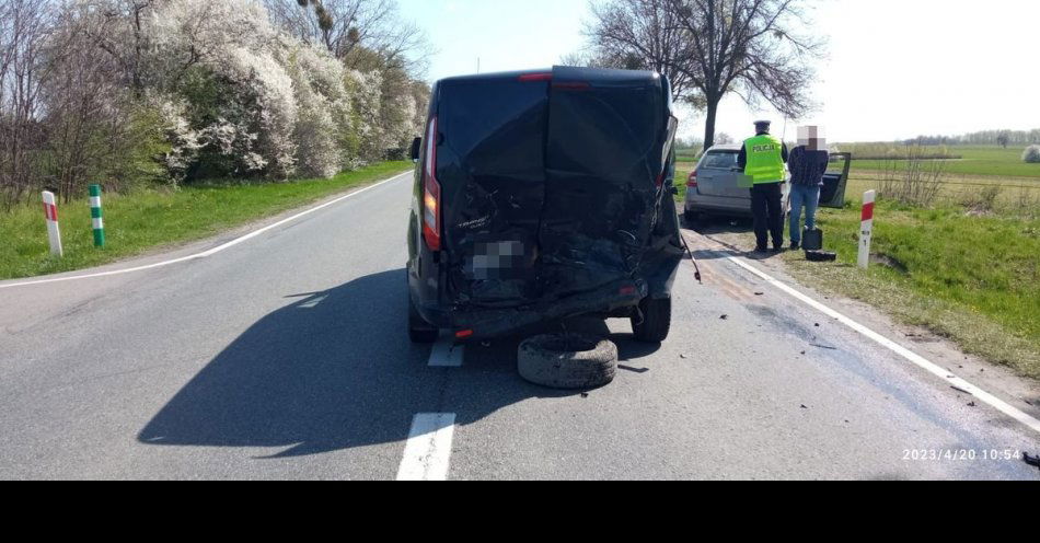 zdjęcie: Wypadek z udziałem trzech pojazdów na dk-48 / fot. KPP Ryki