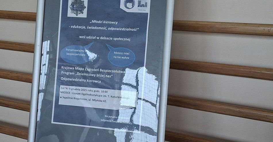 zdjęcie: Młodzi kierowcy uczą się odpowiedzialności podczas debaty w Sępcznie / fot. KPP Sępólno Krajeńskie