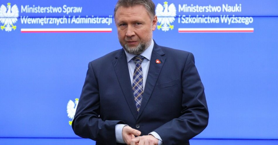 zdjęcie: Szef MSWiA: decyzja o zawieszeniu komendanta SOP jest podyktowana dobrem tej służby / Warszawa, 20.01.2026. Minister spraw wewnętrznych, i administracji Marcin Kierwiński podczas konferencji prasowej w związku z podpisaniem porozumienia międzyresortowego dotyczącego rekomendacji dla uczelni i podsumowanie obrad Okrągłego Stołu ds. bezpieczeństwa na uczelniach, 20 bm. w siedzbie MNiSW w Warszawie. (sko) PAP/Paweł Supernak