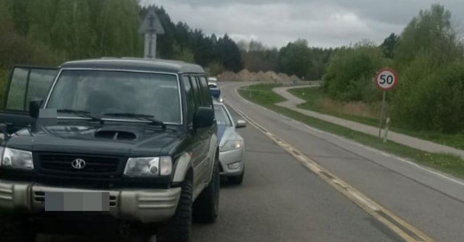 zdjęcie: Nietrzeźwa 58-latka podczas kontroli wspólnie z mężem znieważyła policjantów / fot. KPP Włodawa