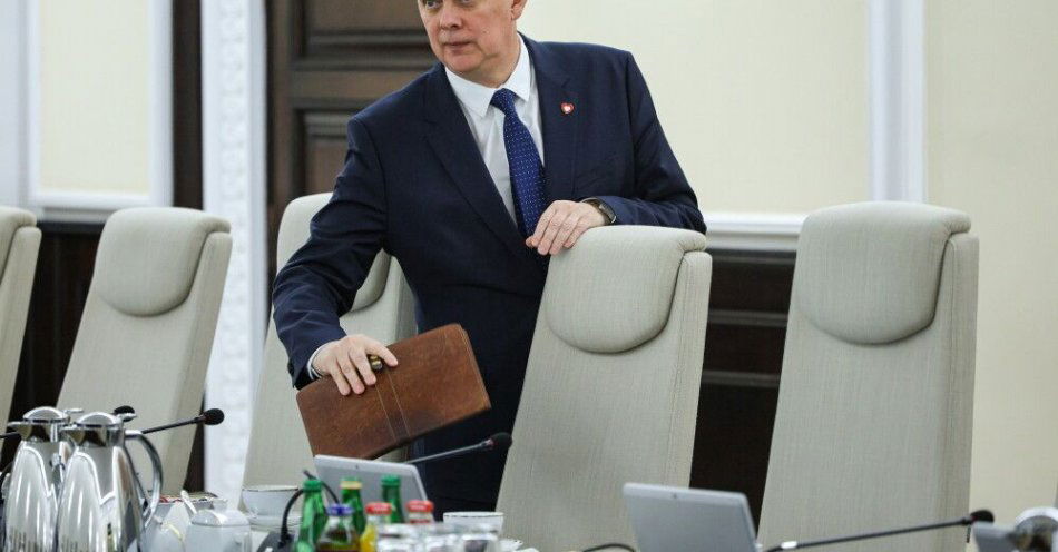 zdjęcie: Siemoniak: nie ma zgody na wycieki informacji ze służb specjalnych / Warszawa, 02.12.2025. Minister-członek Rady Ministrów, koordynator służb specjalnych Tomasz Siemoniak na posiedzeniu rządu w KPRM w Warszawie, 2 bm. Rada Ministrów zajmie się m.in. projektem ustawy o działalności kosmicznej. (mr) PAP/Rafał Guz