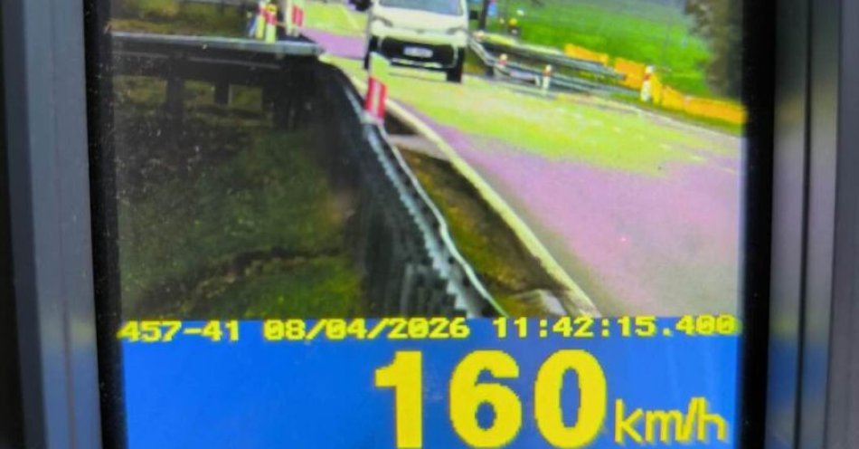 zdjęcie: Ostrołęczanin stracił prawo jazdy za 160 km/h na DW690 / fot. KPP Siemiatycze