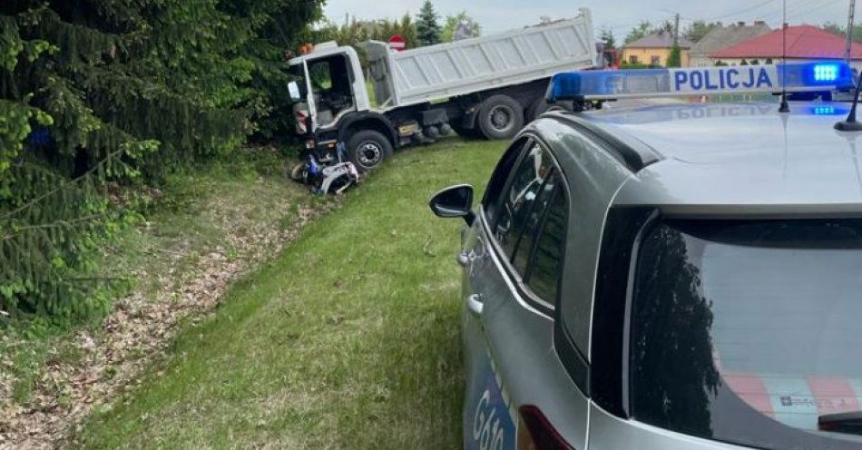 zdjęcie: Wypadek motocyklisty w Niwce / fot. KMP w Tarnowie