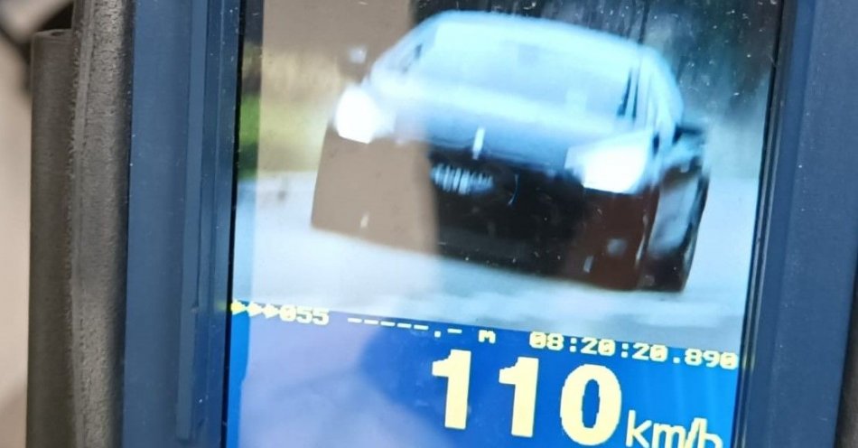 zdjęcie: Nadmierna prędkość i brawura na drodze - takim sytuacjom przeciwdziałają pułtuscy policjanci / fot. KPP w Pułtusku