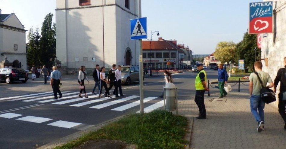 zdjęcie: Bezpieczne przejścia w pobliżu szkół / fot. KPP Pińczów