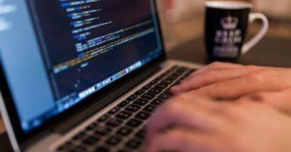 zdjęcie: Zakupy przez internet, a może blik? uważajcie na internetowych oszustów! / fot. KPP w Białobrzegach
