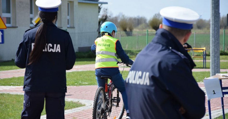 zdjęcie: Karta rowerowa z WORDem i Policją / fot. KMP w Elblągu