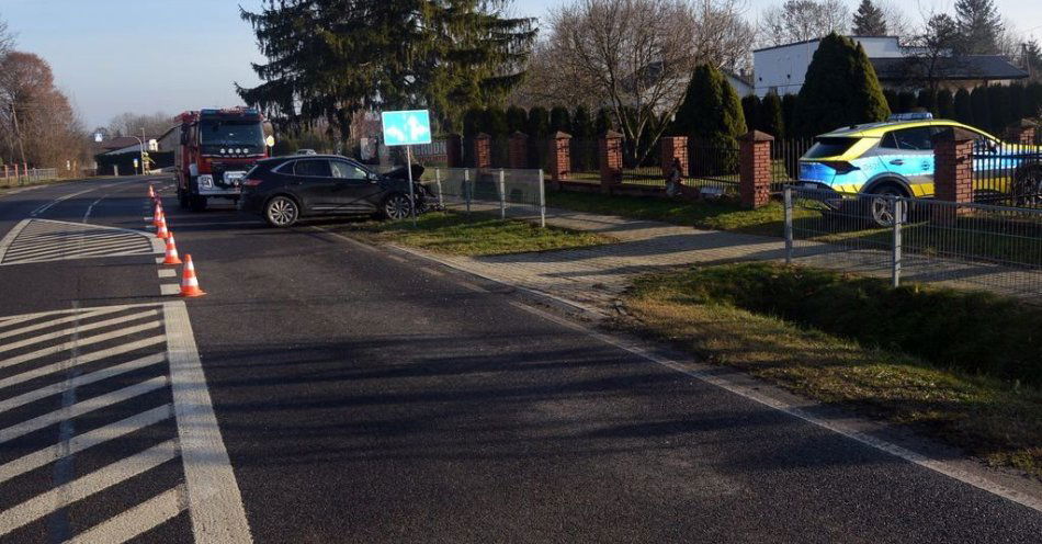 zdjęcie: Czołowe zderzenie na K74 w Miączynie ranni kierowcy / fot. KMP Zamość