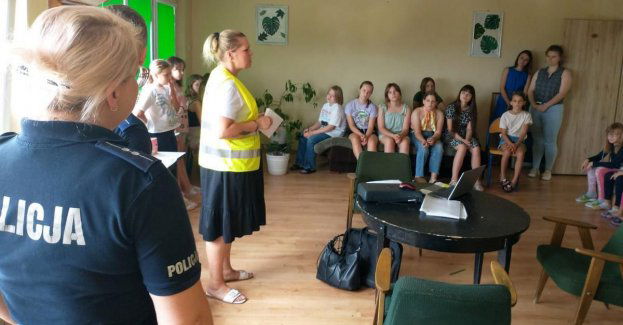 Letni wypoczynek pod nadzorem służb