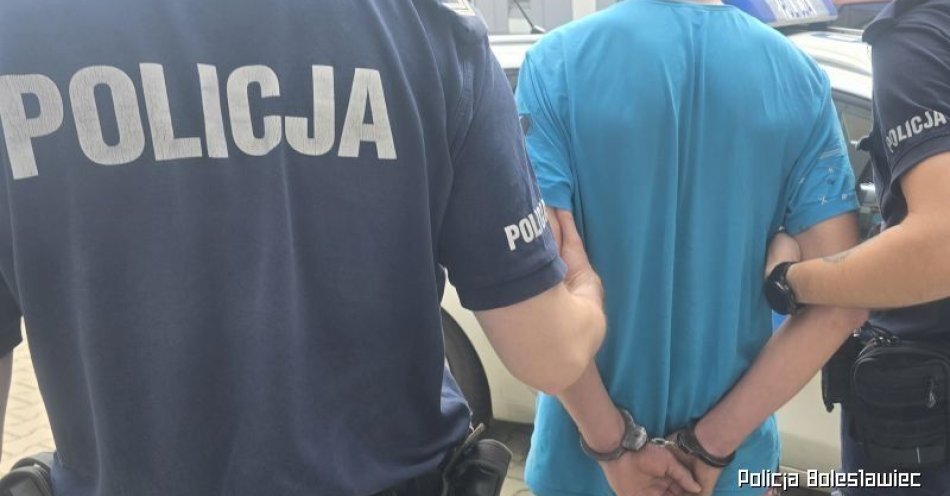 zdjęcie: Znęcał się nad ojcem - policjanci zastosowali wobec agresora nakaz opuszczenia mieszkania i zakaz zbliżania do pokrzywdzonego / fot. KPP w Bolesławcu