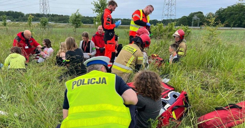 zdjęcie: Katastrofa w ruchu drogowym - ćwiczenia koszalińskich służb ratunkowych / fot. KMP w Koszalinie