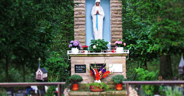 Majówki przed kapliczkami to narodowy skarb, który trzeba zachować