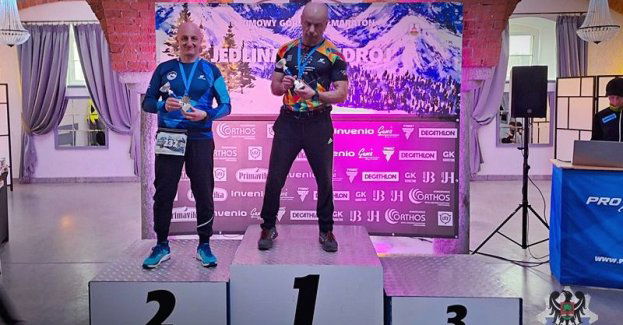 Wałbrzyski policjant wygrywa swoją kategorię wiekową w biegu na dziesięć kilometrów