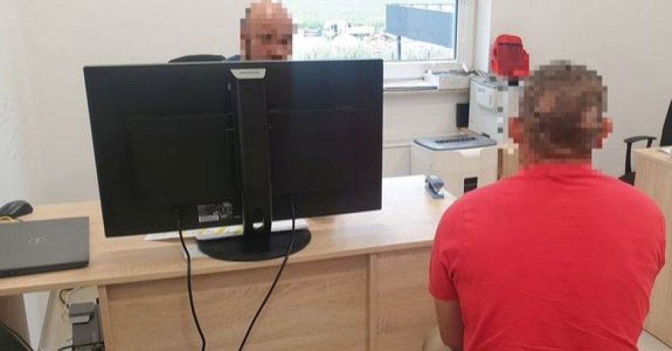 zdjęcie: Zatrzymany 45-letni mieszkaniec powiatu zwoleńskiego poszukiwany czerwoną notą Interpol / fot. KPP w Zwoleniu