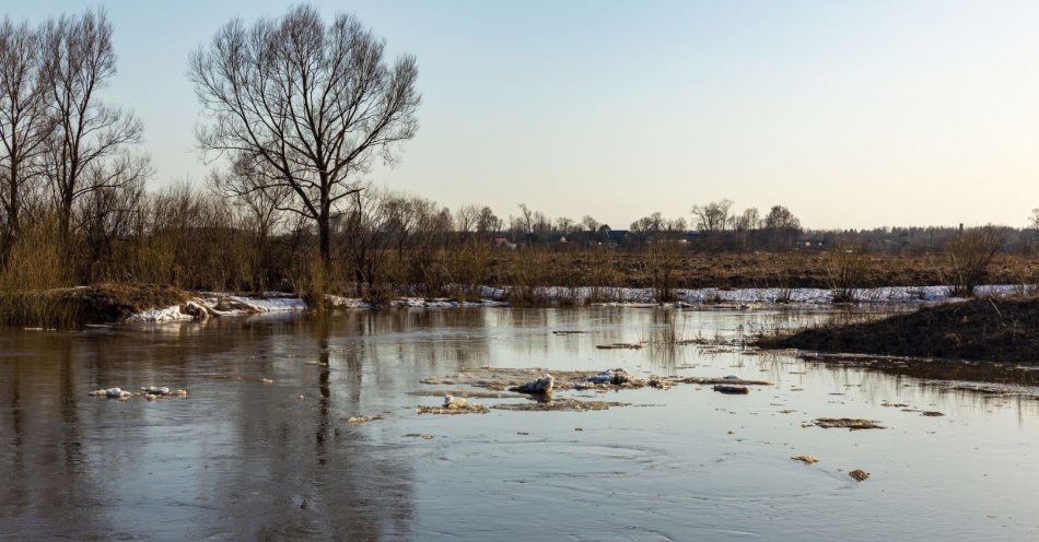 zdjęcie: Przekroczone stany ostrzegawcze na Odrze, w Gozdowicach blisko alarmowego / v46520874