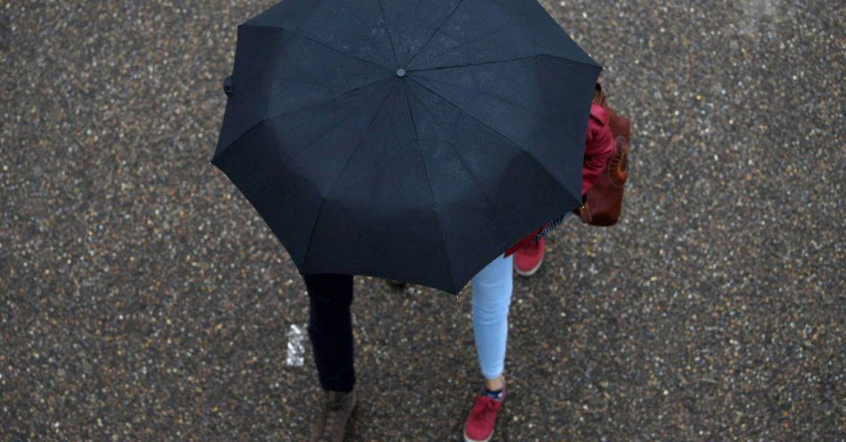 zdjęcie: RCB ostrzega przed intensywnymi opadami deszczu / fot. PAP