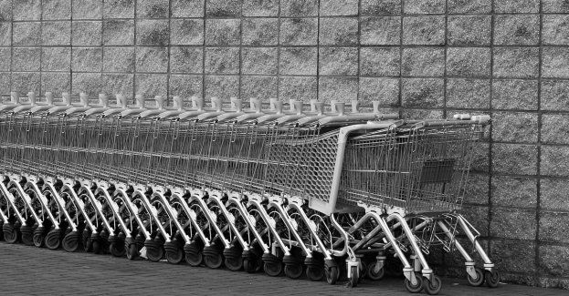 Rozbierali sklepowe wózki