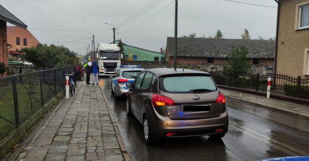Wypadek z udziałem rowerzystki w Wyszanowie