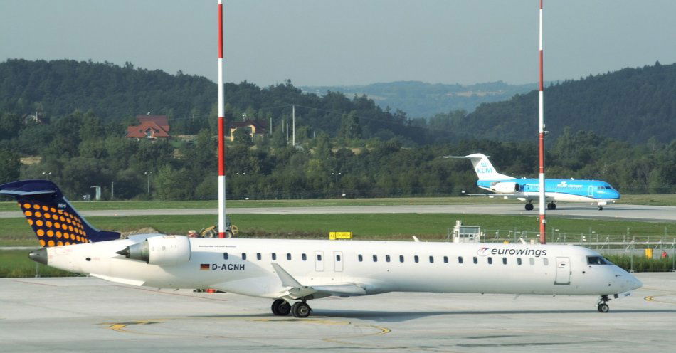 zdjęcie: Lotnisko Kraków Airport obchodzi 60-lecie działalności; w br. chce przekroczyć próg 10 mln pasażerów / pixabay/1022532