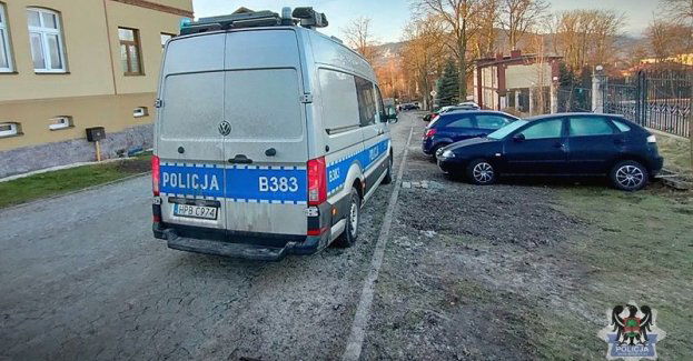 42-latek pod wpływem alkoholu kierował dzisiaj samochodem osobowym. Teraz odpowie przed sądem