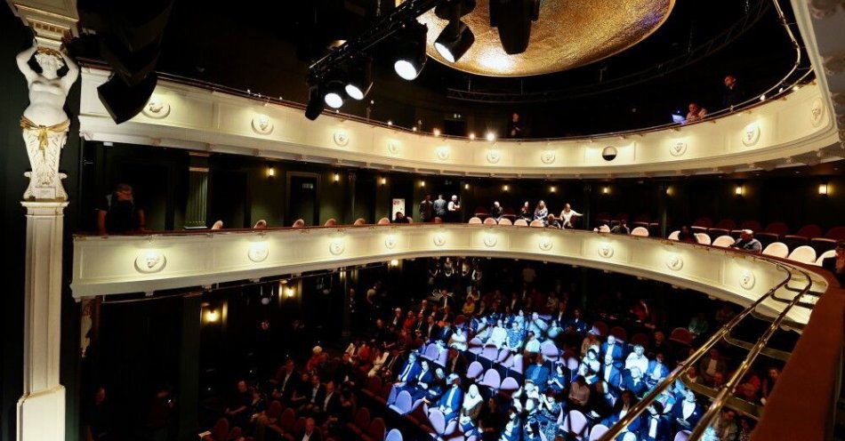 zdjęcie: MKiDN złożyło zawiadomienie do prokuratury ws. niepowołania dyrektora Teatru Żeromskiego / fot. PAP