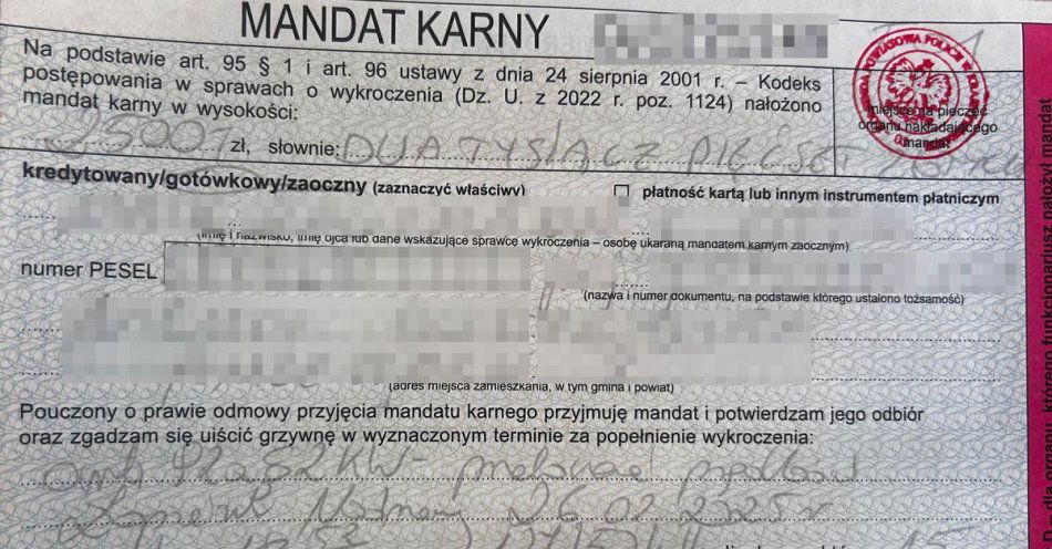 zdjęcie: Jechał przez przejście dla pieszych z prędkością 127 km/h. Kierowca Porsche pożegnał się z prawem jazdy na 3 miesiące / fot. KPP Krasnystaw