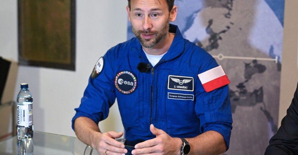 zdjęcie: Polski astronauta kolejnego dnia na na Międzynarodowej Stacji Kosmicznej pracował nad eksperymentami i promocją / fot. PAP