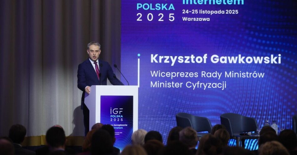 zdjęcie: Gawkowski na Forum Zarządzania Internetem: uruchomimy nową kampanię antydezinformacyjną / Warszawa, 24.11.2025. Wicepremier, minister cyfryzacji Krzysztof Gawkowski podczas inauguracji Forum Zarządzania Internetem - IGF Polska 2025, 24 bm. w Warszawie. (mr) PAP/Leszek Szymański
